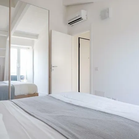 شقة The Best Rent - Bright Attic In